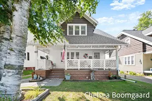 22 Elmwood St NE, Grand Rapids, MI 49505 - Photo 1