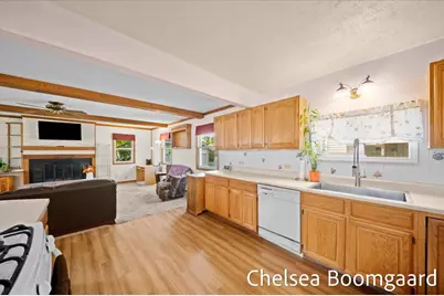 22 Elmwood Street NE, Grand Rapids, MI 49505 - Photo 11