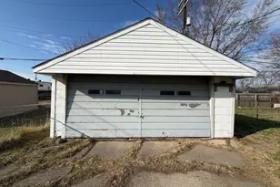 13635 Knox Ave, Warren, MI 48089 - Photo 9