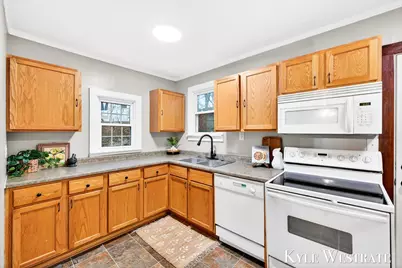 1537 Diamond Avenue NE, Grand Rapids, MI 49505 - Photo 13