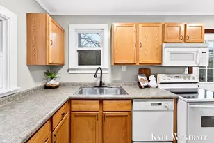 1537 Diamond Ave NE, Grand Rapids, MI 49505 - Photo 11