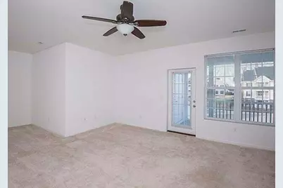 856 E Summerfield Glen Circle #117, Ann Arbor, MI 48103 - Photo 9