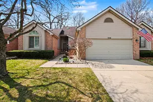 306 Pineknoll Ct, Brighton, MI 48116 - Photo 1