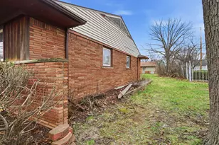 22903 N Bellwood Dr, Southfield, MI 48034 - Photo 17