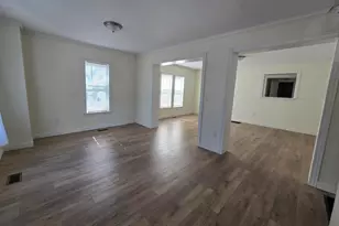 64 Union St, Hillsdale, MI 49242 - Photo 9