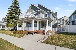 404 W Loomis St, Ludington, MI 49431 - Photo 1