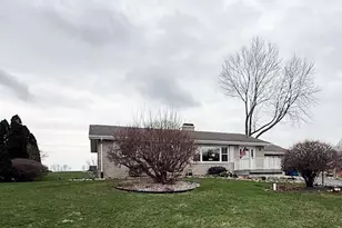 5586 Wendzel Dr, Coloma, MI 49038 - Photo 1