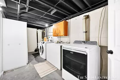 1703 Columbus Avenue, Norton Shores, MI 49441 - Photo 27