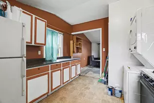 240 N 25th St, Springfield, MI 49037 - Photo 9