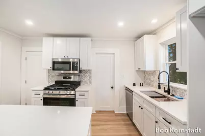 319 N Rowe Street, Ludington, MI 49431 - Photo 9