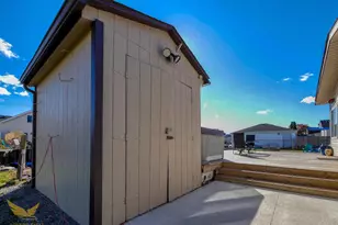 37844 Maplehill St, Harrison Township, MI 48045 - Photo 13