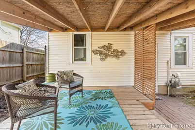 1319 Ashland Avenue NE, Grand Rapids, MI 49505 - Photo 15