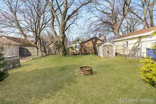 1319 Ashland Ave NE, Grand Rapids, MI 49505 - Photo 17