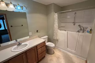 51 Newcastle Dr, Zeeland, MI 49464 - Photo 15