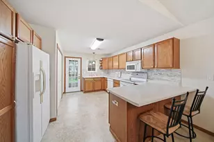 1702 Lakewood Dr, Adrian, MI 49221 - Photo 13