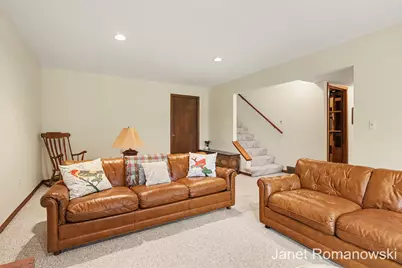1317 Suncrest Drive NE, Grand Rapids, MI 49525 - Photo 19
