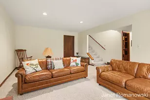 1317 Suncrest Dr NE, Grand Rapids, MI 49525 - Photo 19