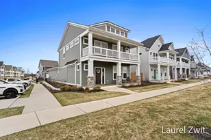 406 W Leland Dr, Whitehall, MI 49461 - Photo 3