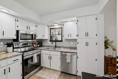 6716 Cascade Road SE #39, Grand Rapids, MI 49546 - Photo 9