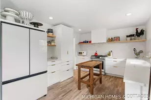 141 E 26th St, Holland, MI 49423 - Photo 9