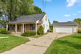 5700 Gentian Ct SE, Grand Rapids, MI 49508 - Photo 3