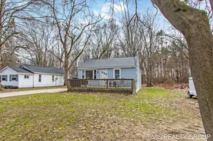 907 Wilson Ave, Norton Shores, MI 49441 - Photo 5