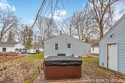907 Wilson Avenue, Norton Shores, MI 49441 - Photo 13