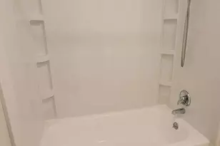 655 Robinwood Dr, Troy, MI 48083 - Photo 17