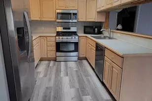 655 Robinwood Dr, Troy, MI 48083 - Photo 7