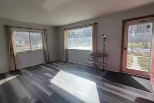 655 Robinwood Dr, Troy, MI 48083 - Photo 3