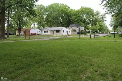 655 Robinwood Drive, Troy, MI 48083 - Photo 43