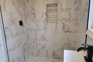 655 Robinwood Dr, Troy, MI 48083 - Photo 3