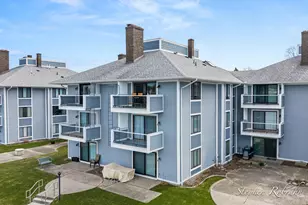 400 Lakeview Ct, Spring Lake, MI 49456 - Photo 3