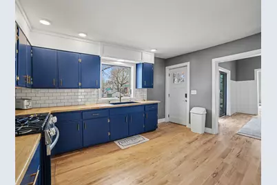 205 W 1st Street, Ludington, MI 49431 - Photo 9