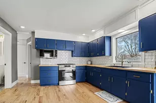 205 W 1st St, Ludington, MI 49431 - Photo 9