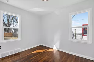 8449 Penrod St, Detroit, MI 48228 - Photo 11