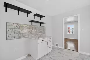 8449 Penrod St, Detroit, MI 48228 - Photo 7