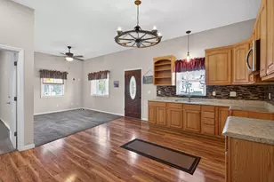 5121 Sunset Dr, Jackson, MI 49203 - Photo 5