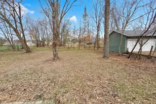 110 Hillsdale St, Hillsdale, MI 49242 - Photo 37