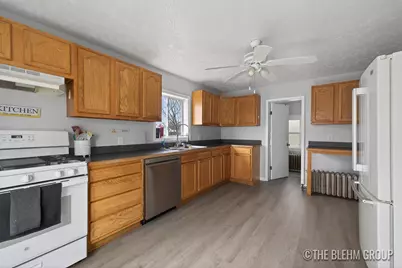 727 Emerald Avenue NE, Grand Rapids, MI 49503 - Photo 9