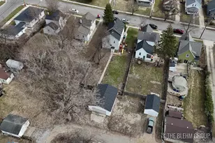 727 Emerald Ave NE, Grand Rapids, MI 49503 - Photo 37