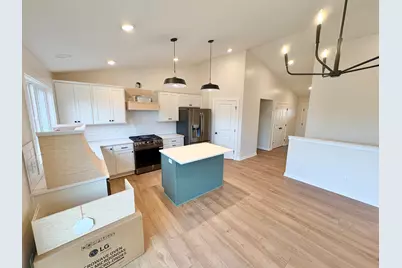 7070 Kettle Dale Avenue SE, Alto, MI 49302 - Photo 5