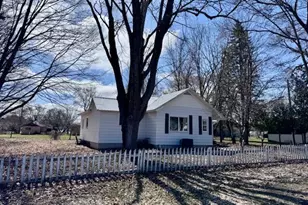 315 E Slosson Ave, Reed City, MI 49677 - Photo 1