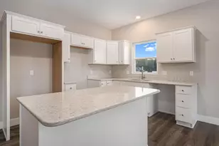 2486 Elk Ct, Muskegon, MI 49444 - Photo 5