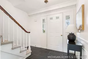 136 Crescent Dr, Grand Haven, MI 49417 - Photo 5