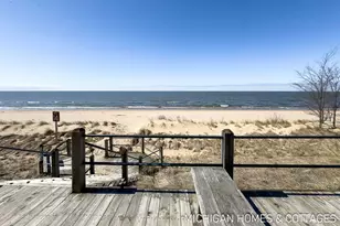 136 Crescent Dr, Grand Haven, MI 49417 - Photo 3