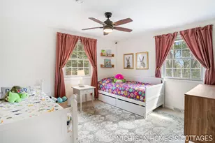 136 Crescent Dr, Grand Haven, MI 49417 - Photo 17