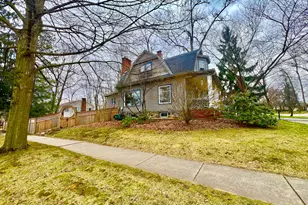 135 Budlong St, Hillsdale, MI 49242 - Photo 7