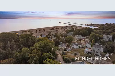 140 Prospect Street, Grand Haven, MI 49417 - Photo 3