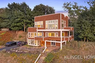 140 Prospect St, Grand Haven, MI 49417 - Photo 1